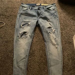 Women’s (juniors) Size 16 distressed Jeans
